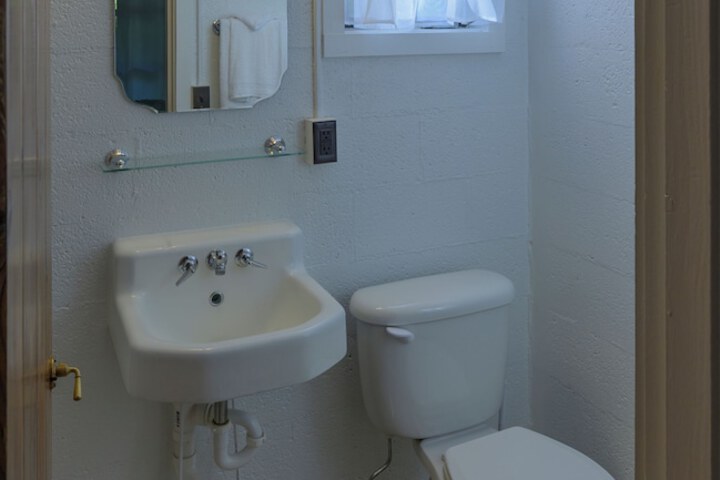 Room 45 of 59