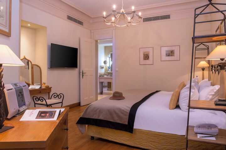 Room 13 of 181