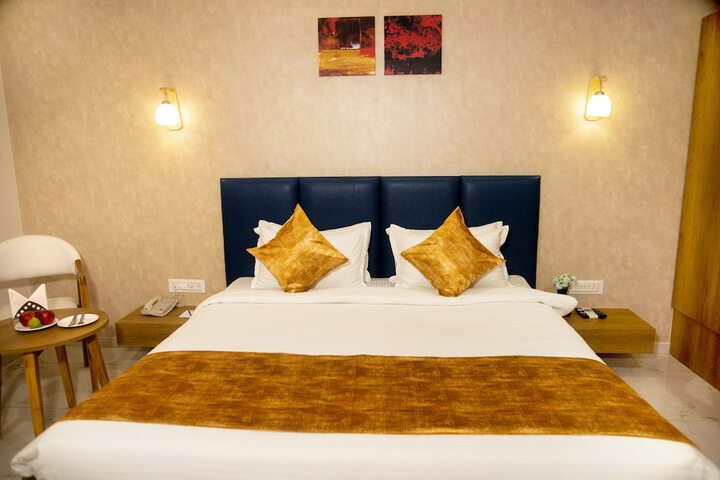 Room 4 of 20