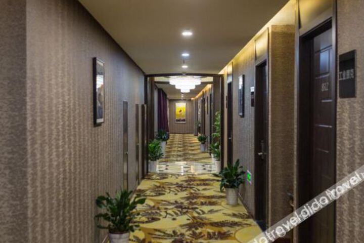 Hotel Interior 10 of 26