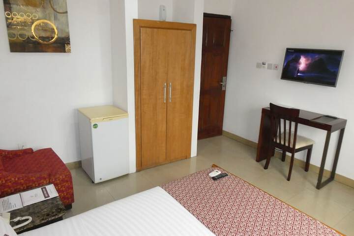 Room 2 of 44