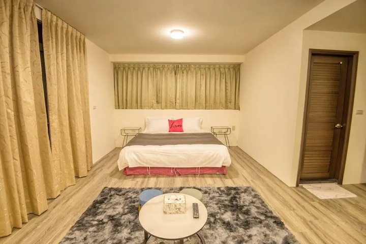 Room 3 of 15
