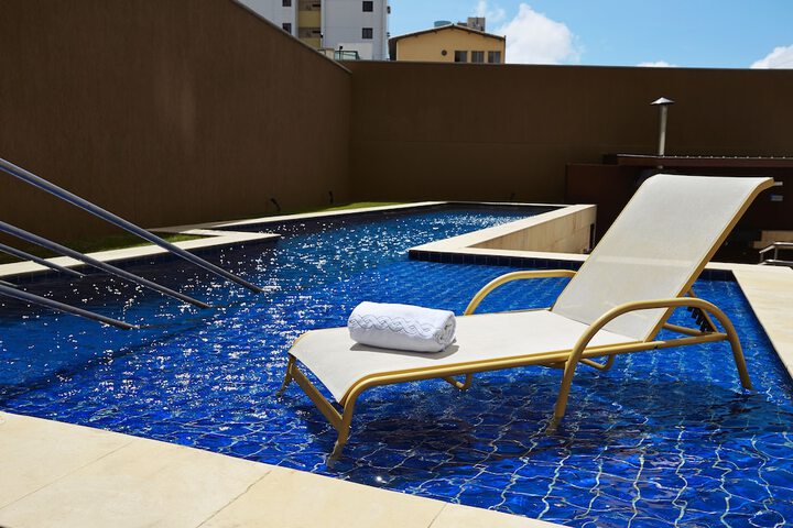 Pool Hotel