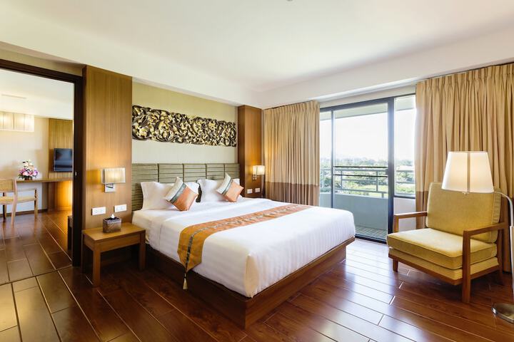 Room 10 of 62