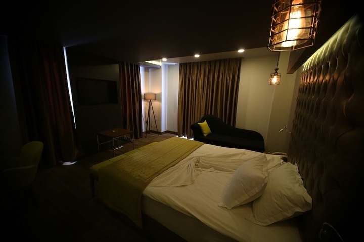 Room 5 of 44