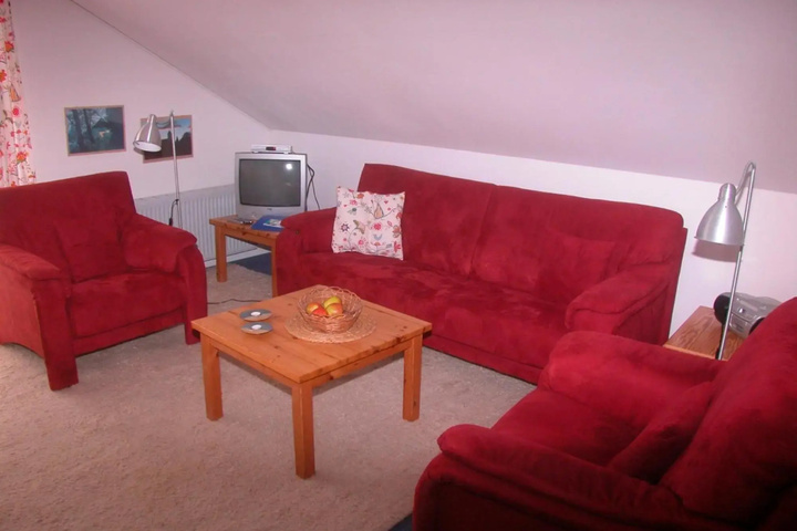 Room 3 of 8