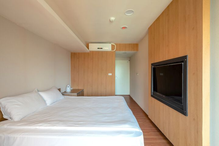 Room 18 of 81