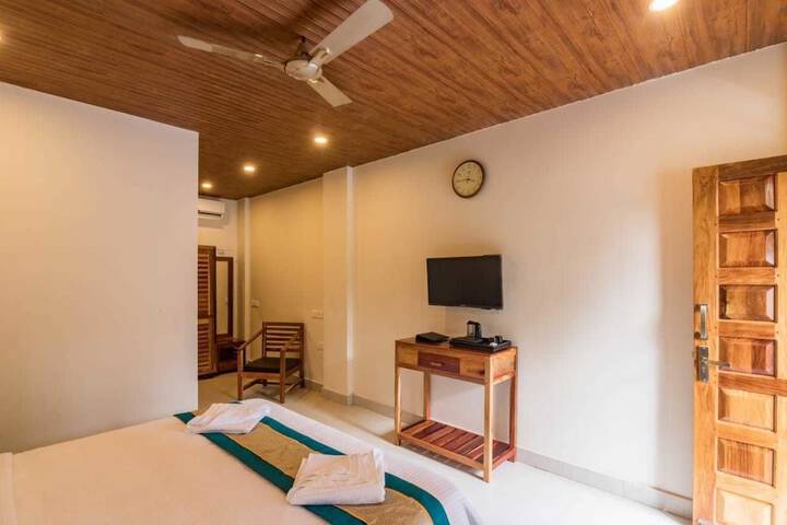 Room 3 of 7