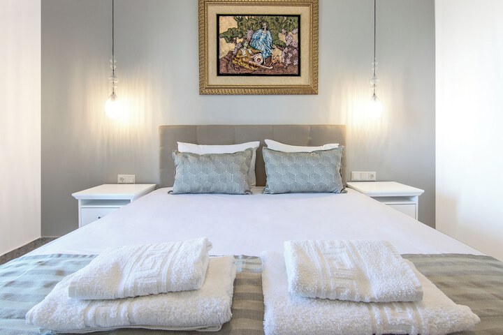 Room 2 of 39