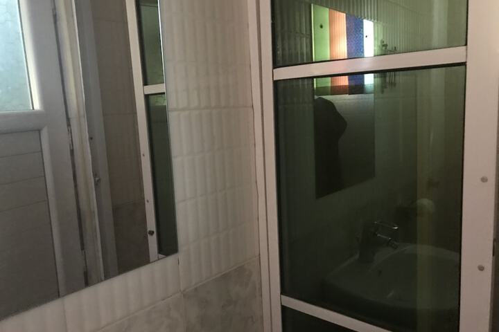 Room 21 of 29