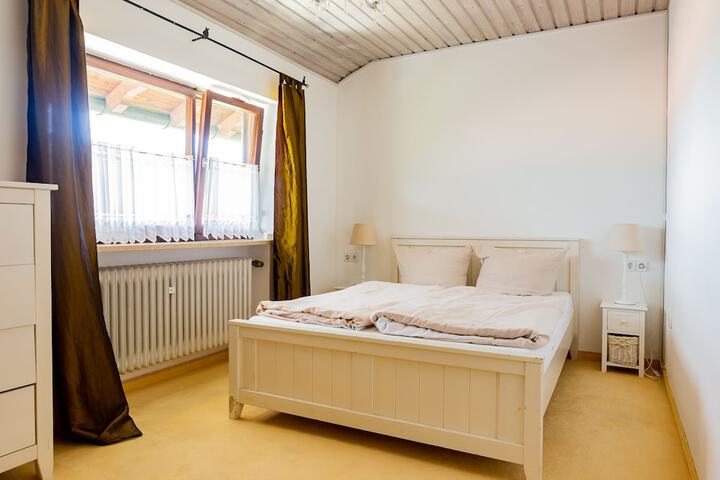 Room 4 of 75