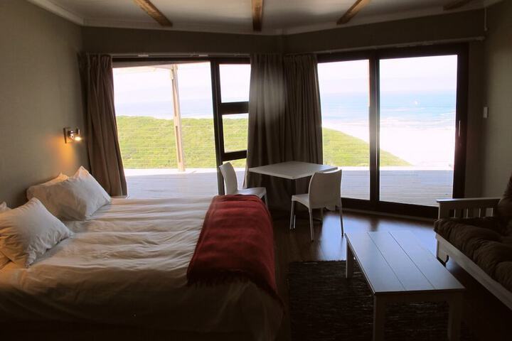 Room 9 of 37