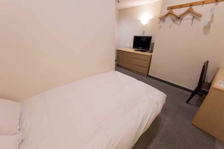 Room 9 of 48
