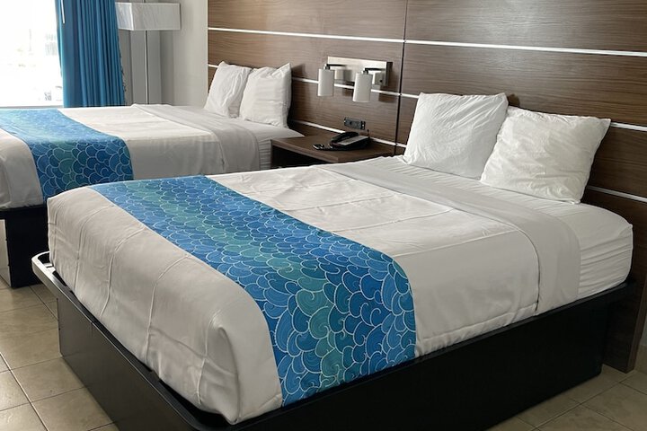 Deluxe Studio 2 Queen Beds (18 of 21)