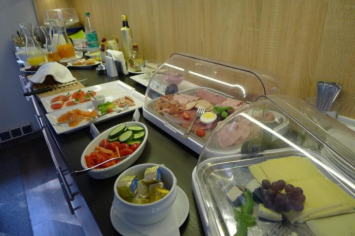 Dining 39 of 46
