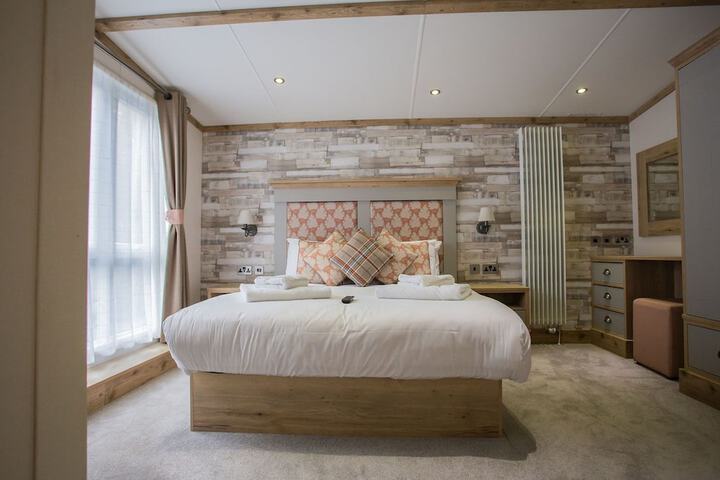 Room 4 of 52