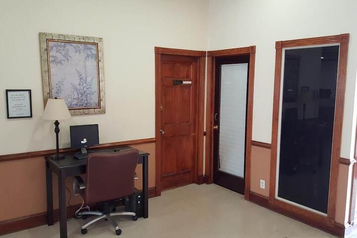 Business Center 22 of 27