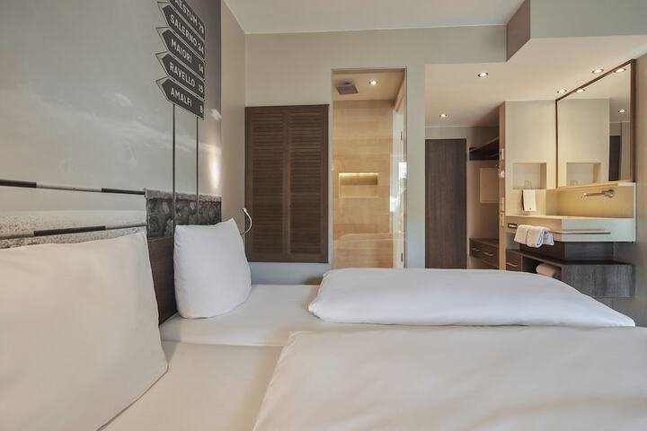 Room 42 of 75