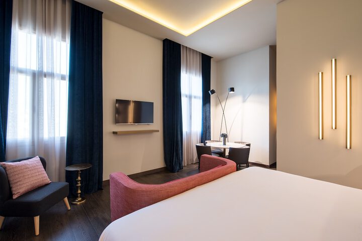Room 19 of 54