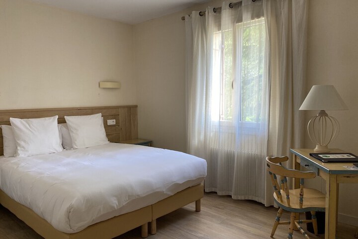Room 12 of 30