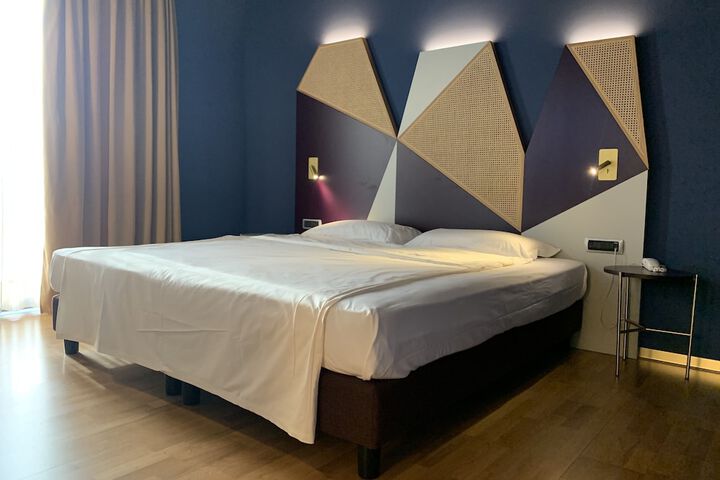 Room 33 of 75