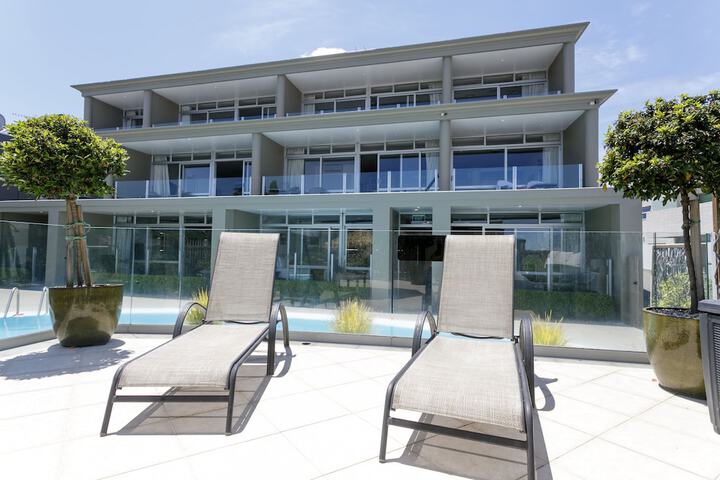 Sundeck 194 of 200
