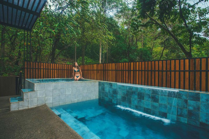 Pool 46 of 122