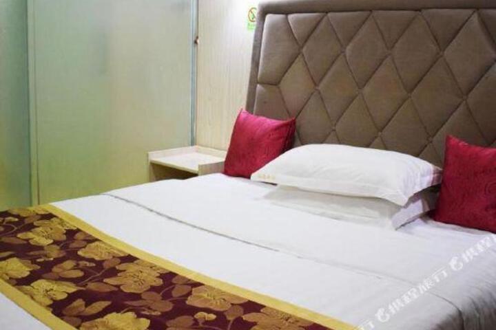 Jiayun Hotel (Shenzhen Longhua subway station store)