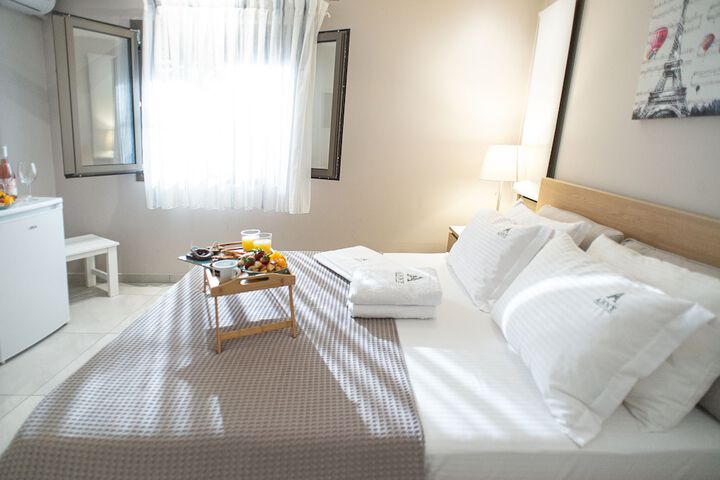 Room 6 of 204