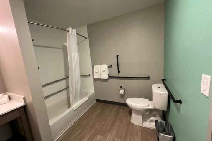 2 Queen Beds Mobility Accessible Bathtub with Grab Bars (8 of 13)