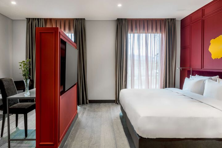 Room 18 of 280