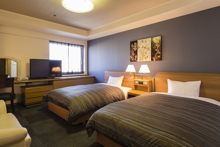 Room 5 of 50
