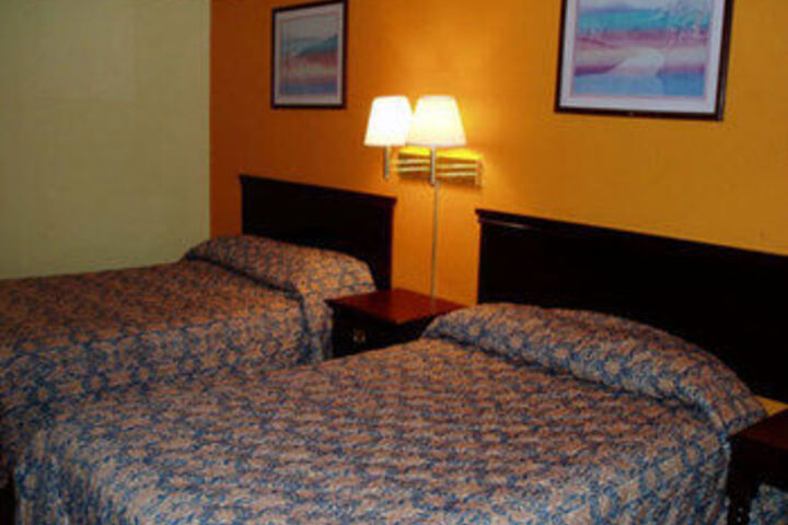 Room 8 of 16