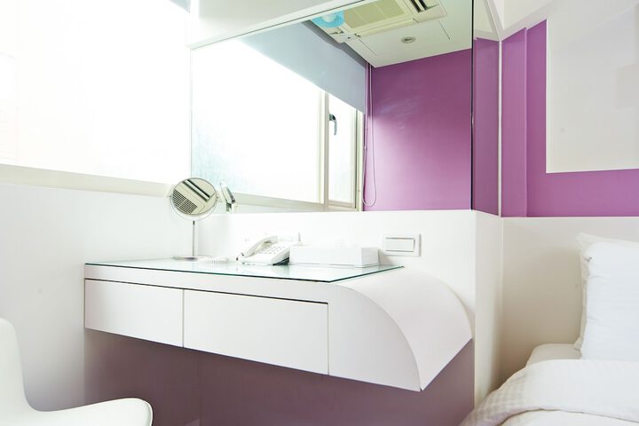 Room 33 of 38