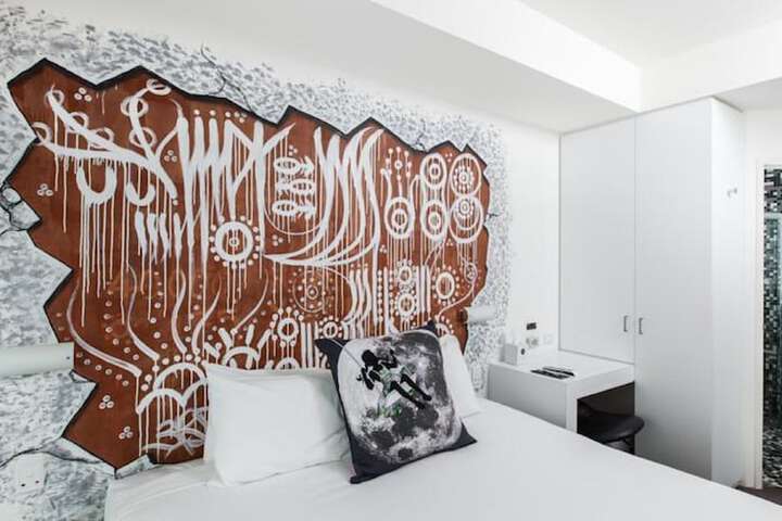 Room 12 of 36
