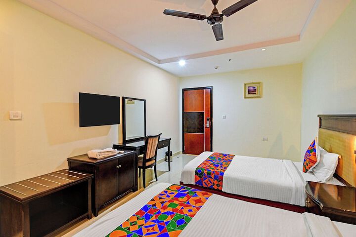 Room 7 of 28