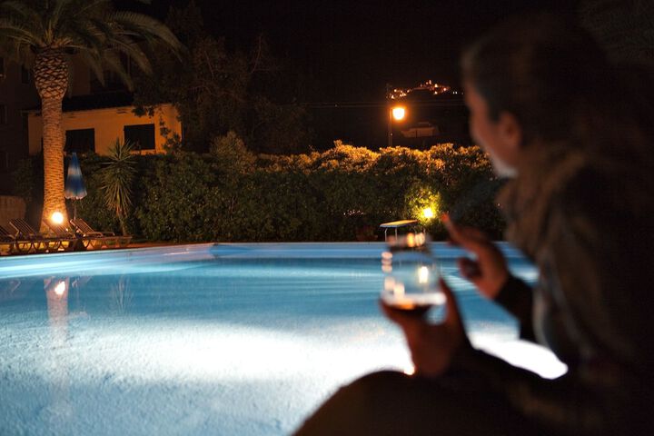 Pool 21 of 43