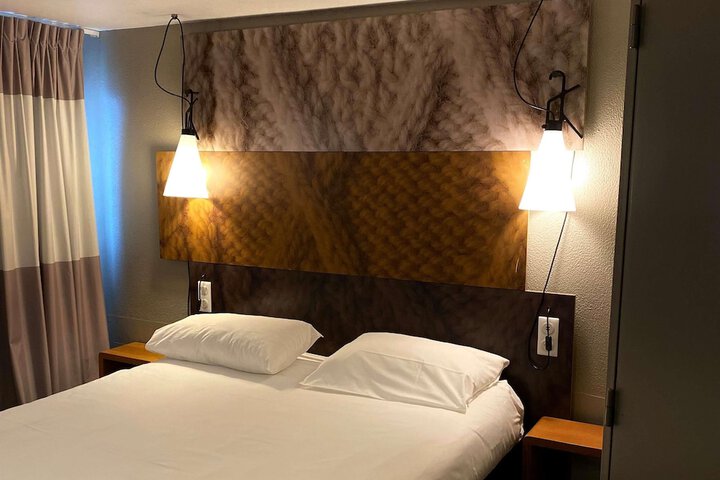 Room 15 of 44