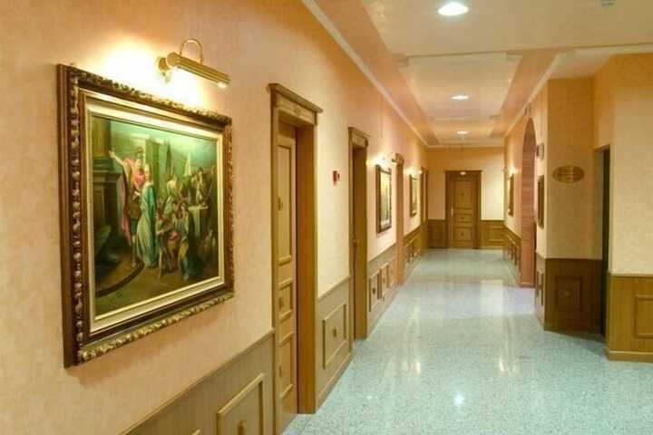 Ballroom/Hall 30 of 42