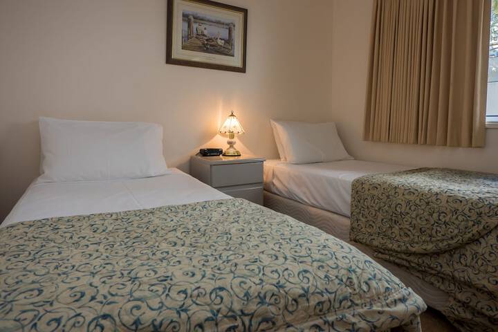 Room 3 of 65