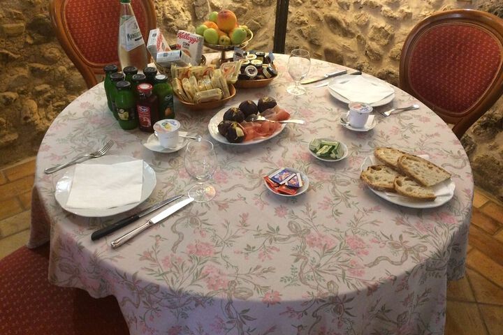 Dining 37 of 64