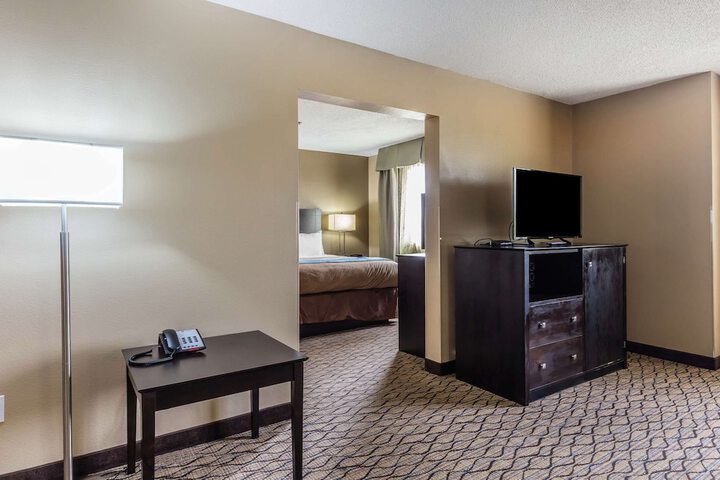 Room 57 of 213