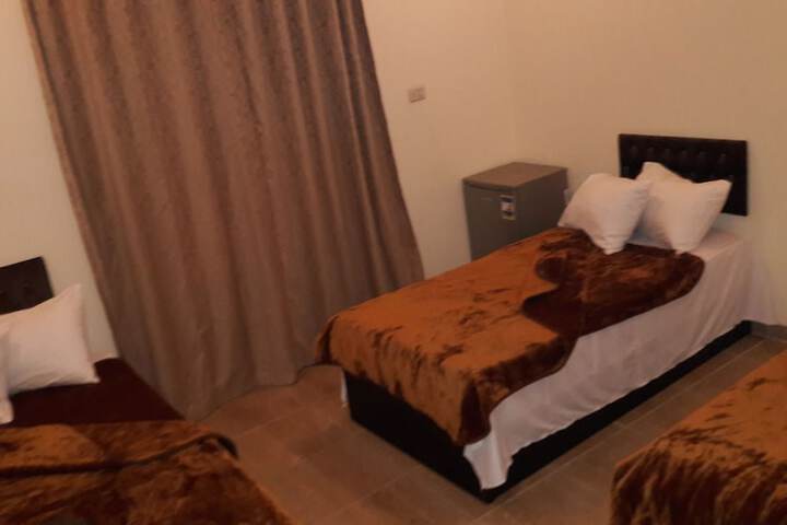 Room 12 of 80