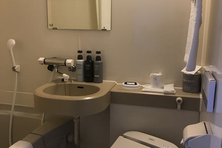 Room 20 of 34
