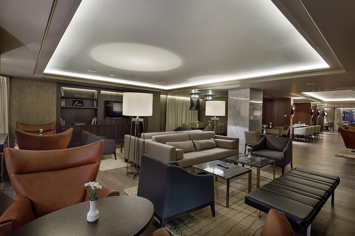 Lounge 199 of 243