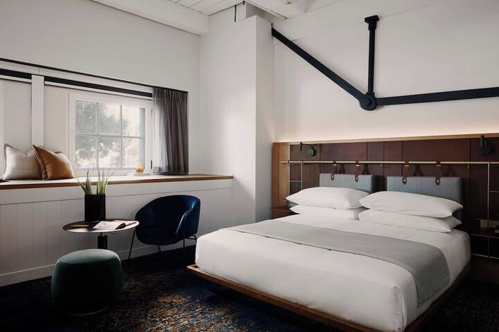 Room 13 of 164