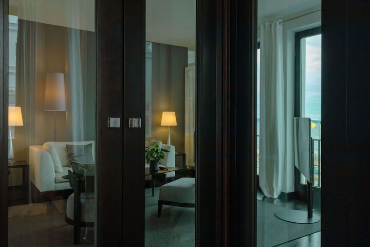 Room 37 of 87