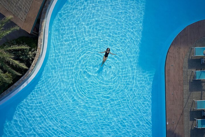 Pool 105 of 253