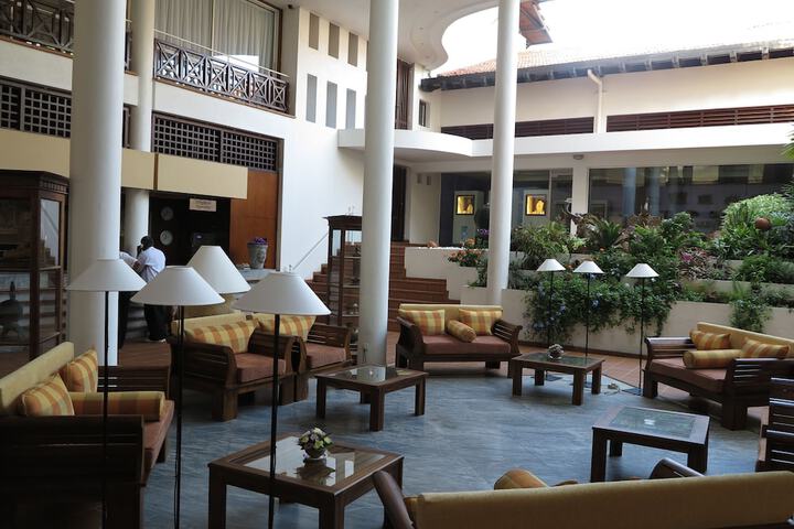 Guest Lobby
