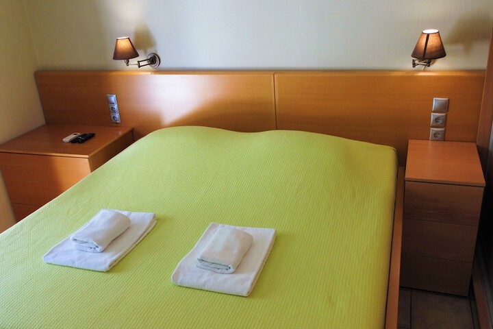 Room 12 of 134